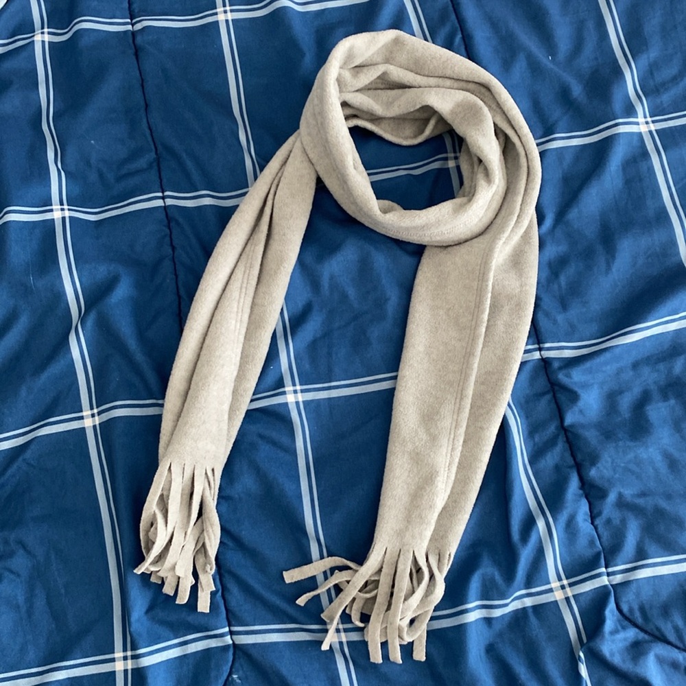 Grey fleece Fringe Scarf